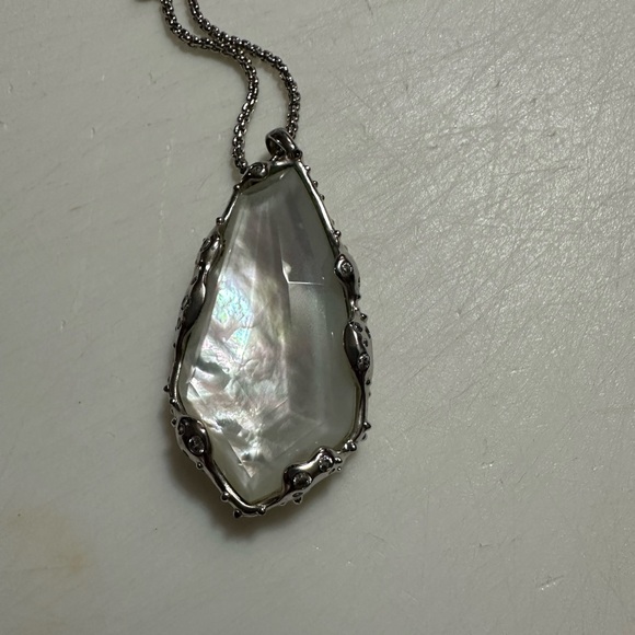 Kendra Scott Necklace - Picture 1 of 2